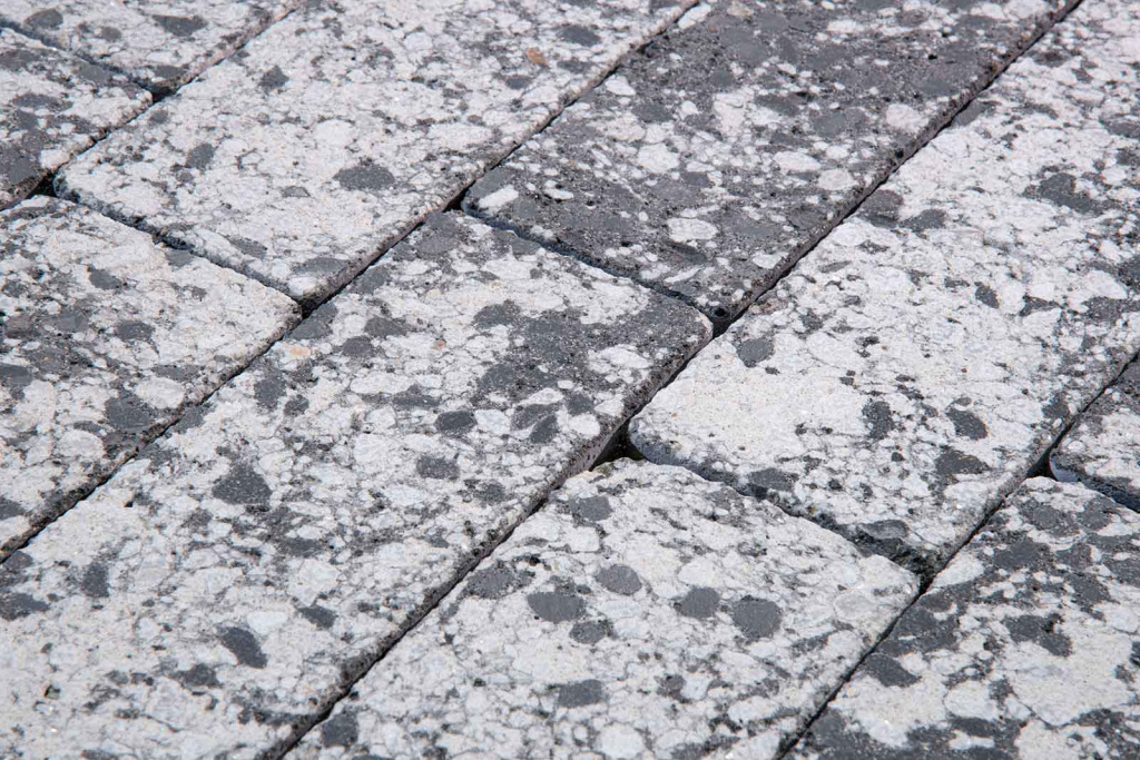 Тротуарная плитка Готика Granite FINERRO, Диорит, Квадрат, 100х100х80 мм