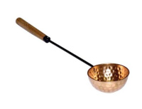 Ковш из меди 0,2л длина 45см с деревянной ручкой Банные штучки