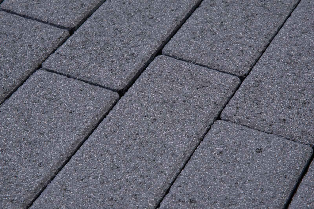 Тротуарная плитка Готика Granite FERRO, Амфиболит, Зарядье, 600х400х100 мм