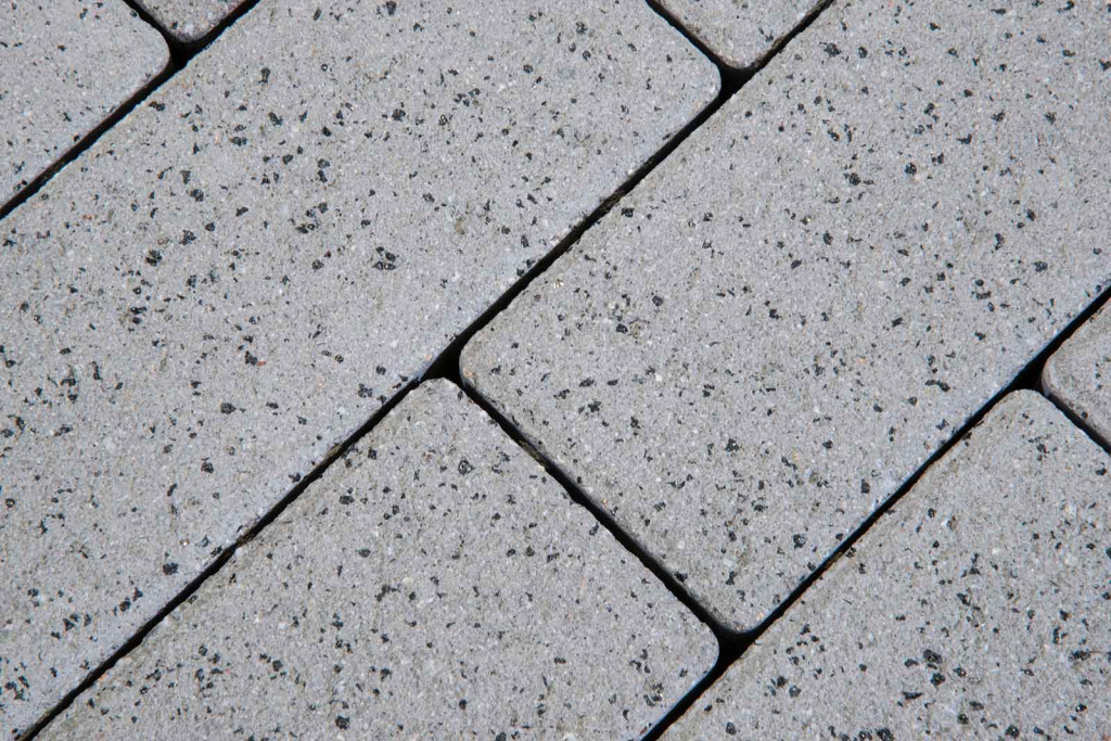 Тротуарная плитка Готика Granite FERRO, Белла-Уайт, Катушка, 200х165х80 мм