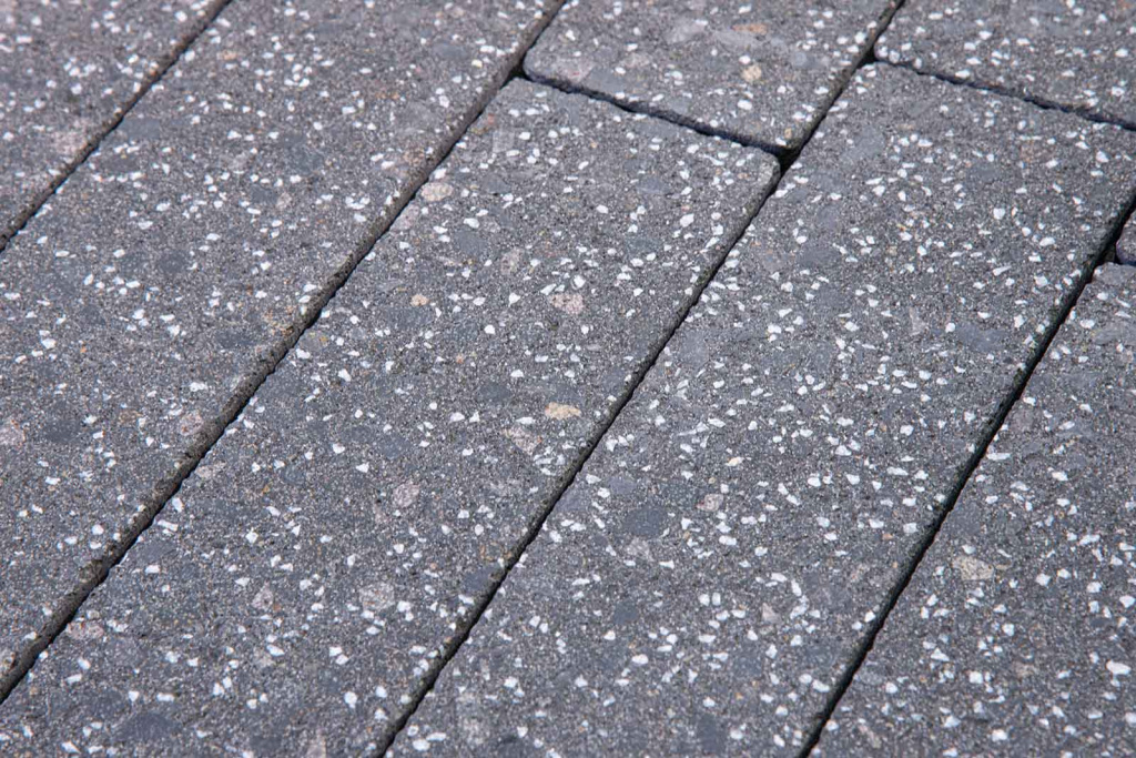 Тротуарная плитка Готика Granite FINERRO, Ильменит, Картано Гранде, 300х200х80 мм